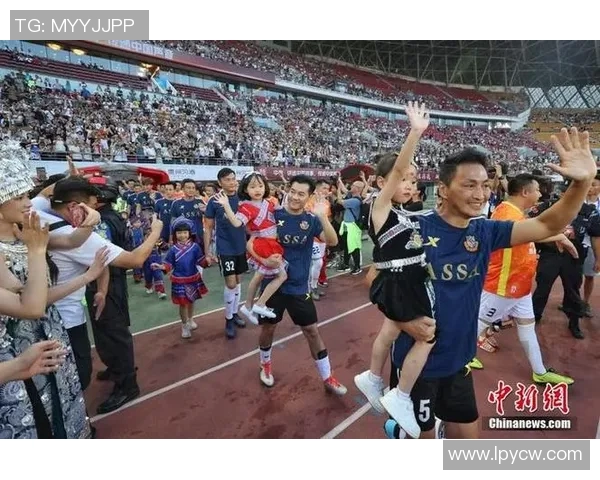 足球明星温暖心灵的爱心举动瞬间展现公益精神与社会责任感